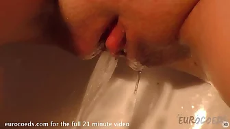 20yo maria using a dildo to tiny orgasm and peeing