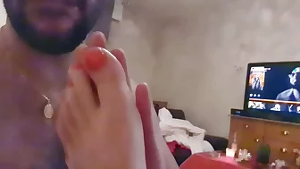 BLONDE MILF FEET PORN SEX AND DRINKING CUM FROM THE SOURCE